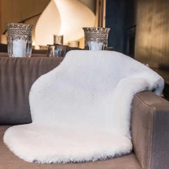 Other - Plush Faux Sheepskin Accent Pelt NWT!